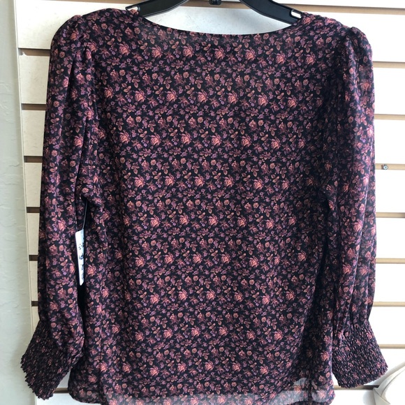 Madewell Purple Floral V Neck Button Down w/ gathered cuffs. Size 4 - Picture 9 of 9